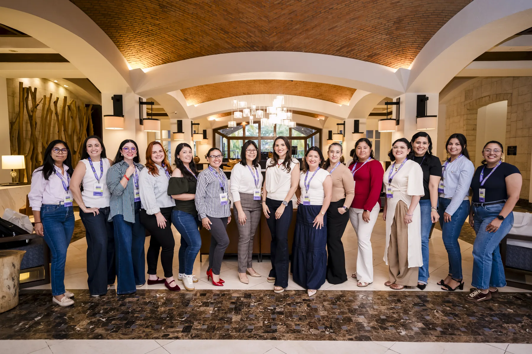 Grupo de guías reunidas durante el lanzamiento en Managua