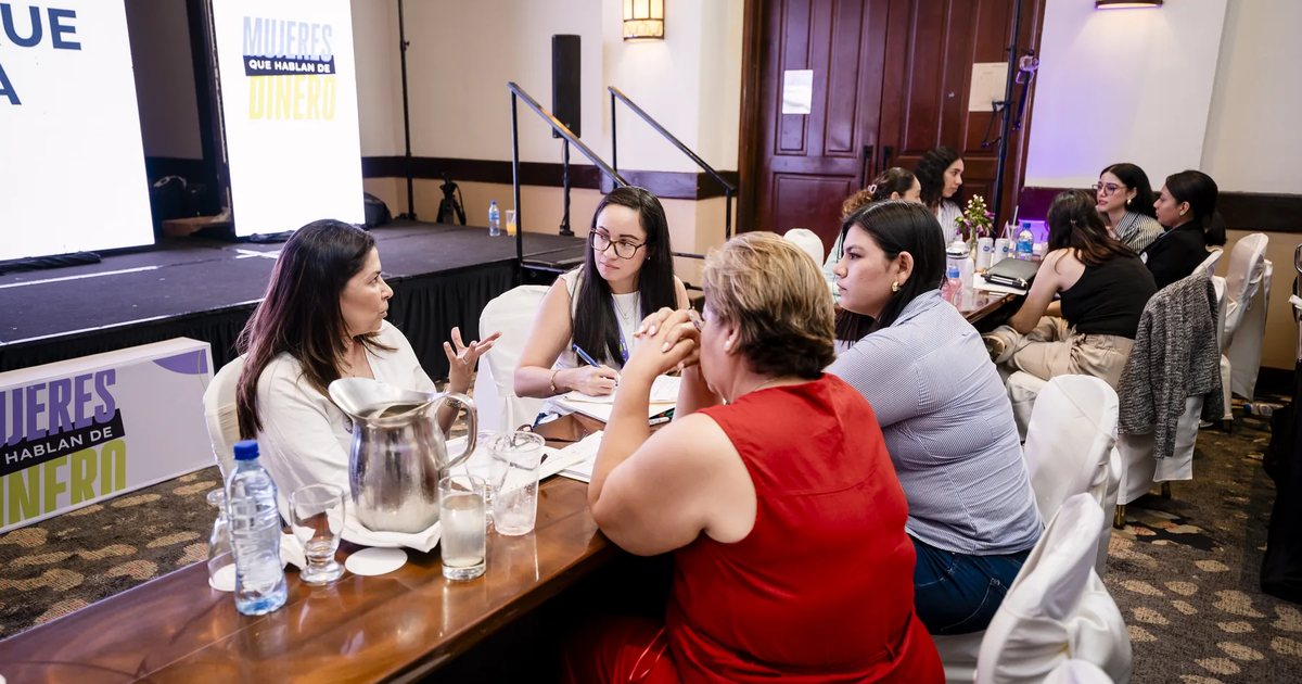 Mujeres que Hablan de Dinero — conversación sobre dinero en comunidad